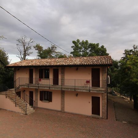 Agriturismo Ca' Isotta Castello di Serravalle المظهر الخارجي الصورة