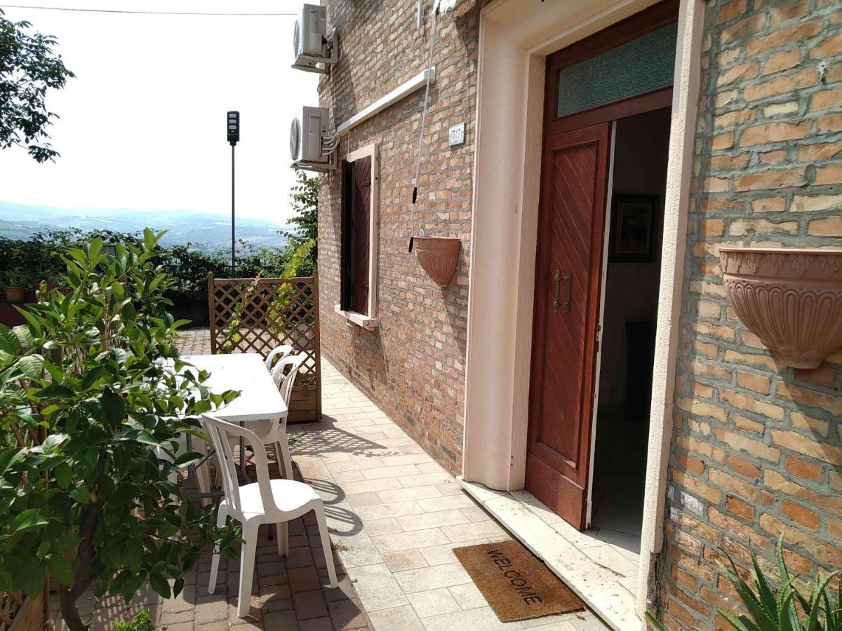 Agriturismo Ca' Isotta Castello di Serravalle المظهر الخارجي الصورة