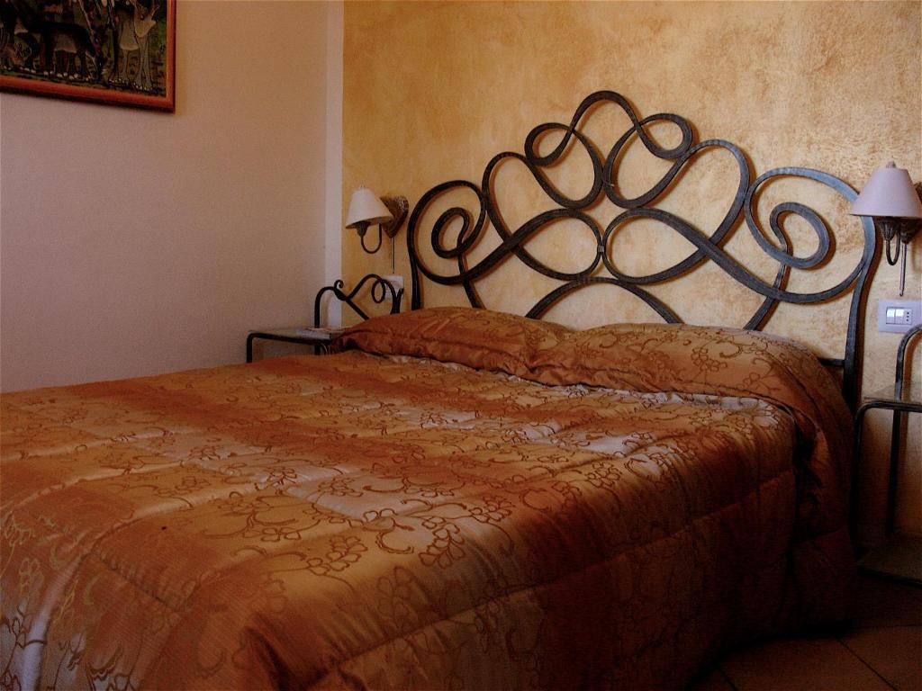 Agriturismo Ca' Isotta Castello di Serravalle المظهر الخارجي الصورة