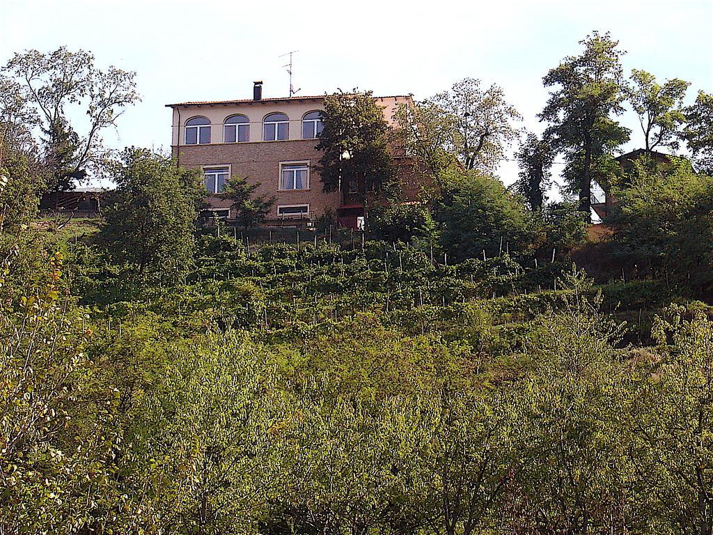 Agriturismo Ca' Isotta Castello di Serravalle المظهر الخارجي الصورة